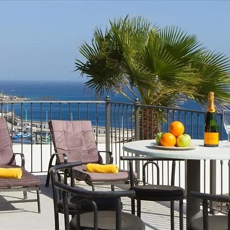 Stunning Seaview Casa Tosco 5 Bedroom Pool Table Overlooking Old Town Puerto Del Carmen * Puerto del Carmen (Lanzarote)