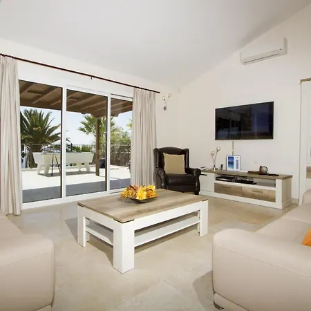 Stunning Seaview Casa Tosco 5 Bedroom Pool Table Overlooking Old Town Puerto Del Carmen Villa Puerto del Carmen (Lanzarote)