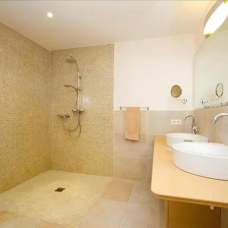Stunning Seaview Casa Tosco 5 Bedroom Pool Table Overlooking Old Town Puerto Del Carmen * Puerto del Carmen (Lanzarote)