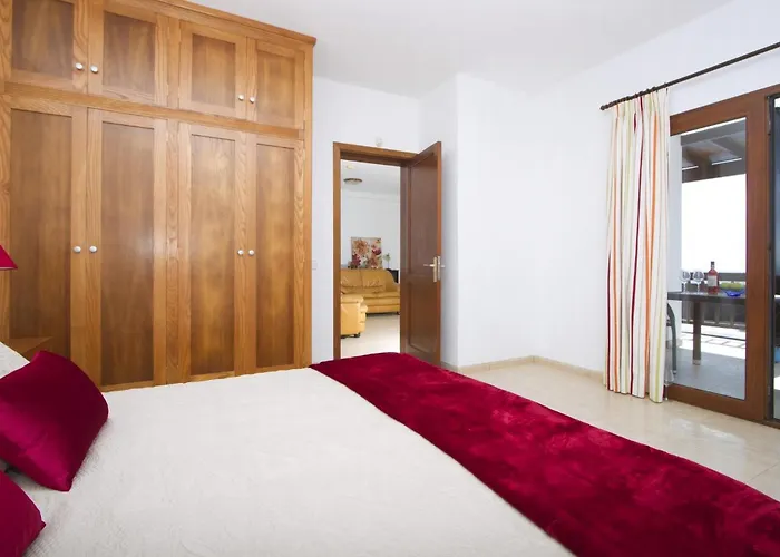 Stunning Seaview Casa Tosco 5 Bedroom Pool Table Puerto del Carmen (Lanzarote)